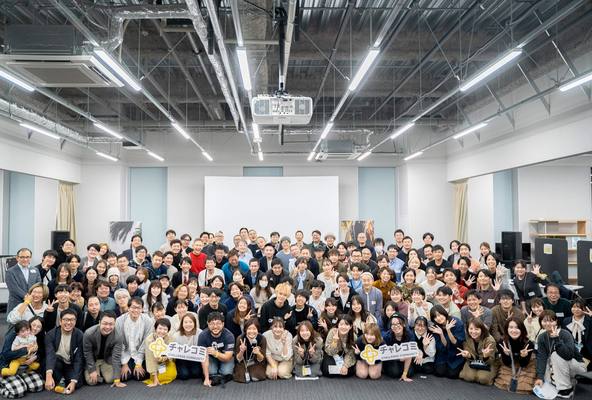 ハピオブの活動の様子：交流イベントの集合写真